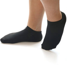 Load image into Gallery viewer, Oztas trainer socks pkt of 3 (black/ white)
